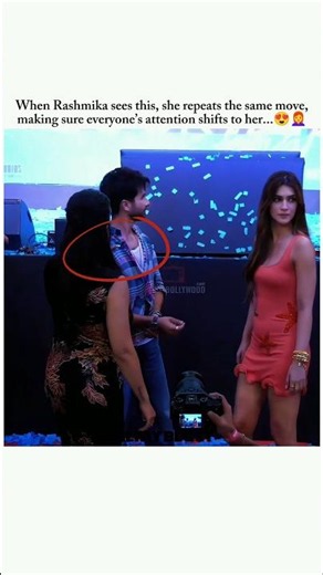 Rashmika never misses a chance to steal the spotlight...🤭🥰 #rashmikamandanna #kritisanon #bollywood