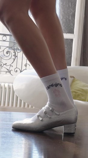 Louise Verneuil ♥️ #carelparis #louiseverneuil #maryjanes #dance #backtoschool #fashion #parisianstyle #lookdelarentree #parisianlook #frenchstyle #singer