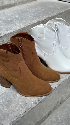 Western era 🤠🏜️👢 #yellowamespieds ☼ #chaussures #shoes #explorepage #womanshoes #summernewarrivals #womanshoes #minimalstyle #neutralstyle #minimaloutfit #neutralfashion #minimalfashion #timelessfashion #aestheticstyle #outfitinspiration #fashioninspo #fashioninspiration #summerfashion #summerstyle #cowboyboots #cowboy #cowboyboot #westernstyle #westernwear #westernfashion | Yellow