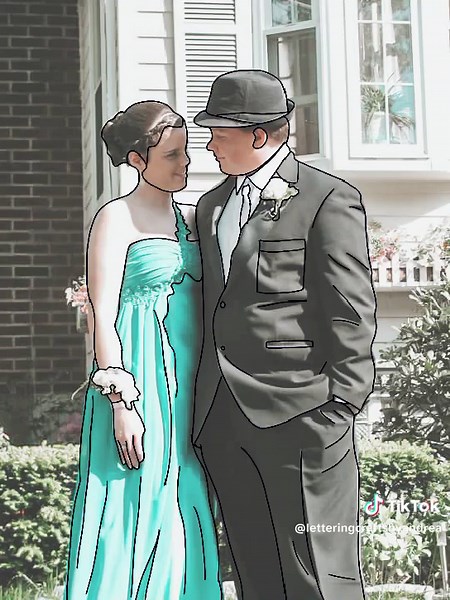 turning my favorite photo into a unique line drawing #crafts #ipad #ipadartists #ipadart #ipaddrawing #ipadproart #ipadprocreateart #linedrawing #monoline #monolinepens #lineart #linearttutorial #progress #digitalart #digitaldrawing #digitalmarketing #digital #singlelinedrawing #coupleportraits #couple #custom #custommade #seniorprom #seniorprom2010 #love #lovestory #loveyou