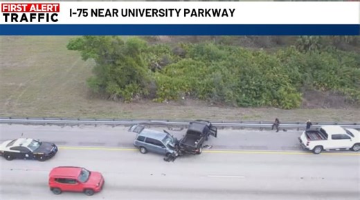 Major I-75 crash delays both directions Thursday afternoon