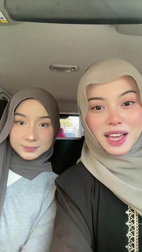 Magic Colour Lip Balm for Dry Lips | Mentholatum Lipcare Review