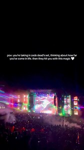 The way I would fall to my knees and start boo hoo crying I swear 🥲🥲💚💚 Life is beautiful, ty @zedsdead and shoutout jayymaree for capturing this moment! | Digital Vibrations