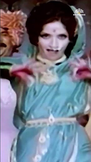 हिरवा शालू हिरवी चोली | Chandanachi Choli Anga Anga Jali | Usha Mangeshkar | Marathi Lavani