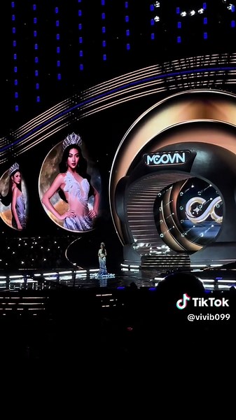 Vẫn mê phần final walk của HHHV nhất