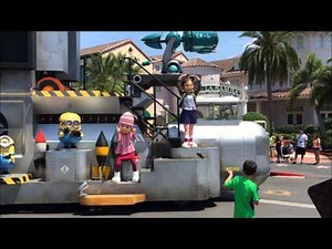 GREAT FUN! DESPICABLE ME DANCE PARTY AT UNIVERSAL STUDIOS ORLANDO