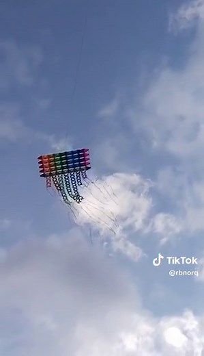Rainbow Geometric Kite 🌈 #Saranggola #papagayo #GeometricKite #RainbowKite #TeamSaranggola #gawangpinoy