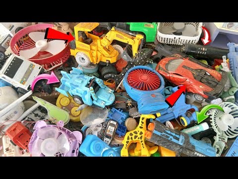 Discovering vintage items | Found a cool old toy excavator, toy cars, and a broken old mini fan.