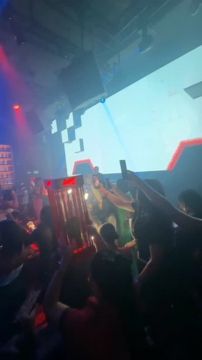 EHIZOGIE OGBEBOR on Instagram: "GRAND FINALE WAS DEFINITELY ONE FOR THE BOOKS... WE REPRESENTED NAIJA N SHUT DOWN THE CLUB....SHALLI CUT ME MY CHEQUE PLS 🙌....6 DAYS BACK TO BACK...GOD BLESS MY PEOPLE N THE BEST EVENT PLANNERS @iyareadventures @catching_trips"