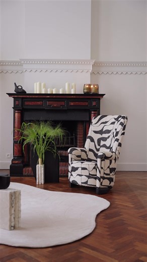 - Classics Redefined - Inspired by diverse eras and influences, the Héritage collection celebrates and reinterprets a rich segment of French furniture heritage. ◾ Drawing on the legacy of René Prou, grandfather of Patrick Frey and a central figure of the Art Deco movement, as well as the timeless classics of decorator Yves Halard, Pierre Frey Mobilier honors elegant lines, intricate details, noble materials, and exceptional comfort. Here with the FLORE armchair. // Inspirée de différentes époque