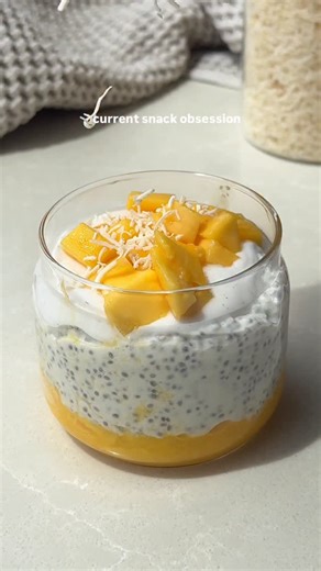 Creamy mango & coconut chia pudding 🥭🥥 I fear this might be your new obsession. Ingredients (2–3 jars) 35g chia seeds 15g desiccated coconut 15g vanilla protein (@macromike, code AMB-NOA) 100ml canned coconut milk* 160g vanilla protein yoghurt ⅓–½ cup water, adjust for consistency Toppings Vanilla coconut yoghurt Mango Coconut Method Mix all pudding ingredients until smooth, then place in the fridge for at least 2 hours or overnight. Dice the mango, optional to blitz some into a puree for the 