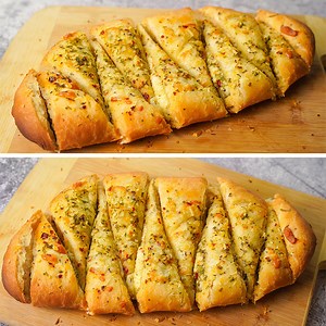 1M views · 9.7K reactions | Chessy Garlic Bread Recipe | Yummy Recipes | Facebook