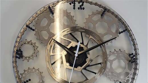 DIY Clock Made from Bike Gears & Chains – Functional Art!
