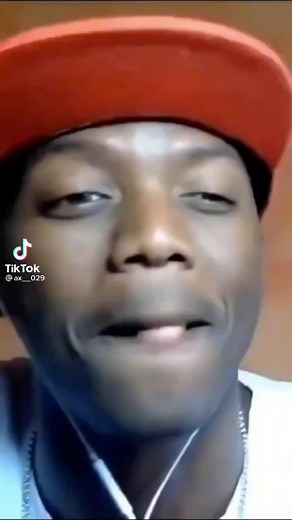 TikTokで壁紙配布屋さんをチェック！