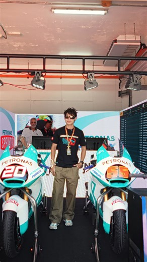 Ezzat Eddy Azly on Instagram: "Hot, fun & fast MotoGP 2025 with @PetronasMotorsports! 🔥🏍️ Bawa first timer @syabilyusop_ jalan2 kampung PETRONAS Sepang International Circuit 💁🏼‍♂️ This year @petronasmotorsports memang happening! Loads of activities & merchandise at a discounted price lagi! Thank you Petronas! We'll see you again next year! 🙌🏻 @PetronasMotorsports #Speedphoria #MerentasDimensi"