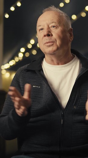 As part of @SkyTV’s 'Greatest Albums Live' series, Simple Minds have performed their breakthrough 1982 album 'New Gold Dream (81–82–83–84)' at the stunning Paisley Abbey. The episode is available to watch on demand for subscribers on @NOW (UK and Ireland only) and will be broadcast on Sky Arts on July 21st 2023. #SimpleMinds #NewGoldDream