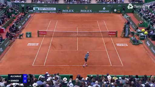 Sinner batte Alcaraz e torna a essere il numero uno: il video dei colpi migliori del match