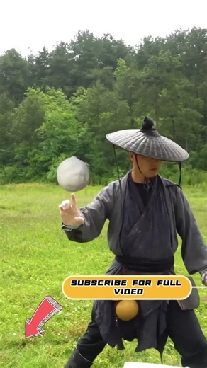 Kung fu hero uses noodles as weapon to defeat ninja, and cooks the best spicy beef ramen