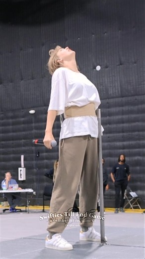 Taylor Swift talks about the alien lights during Down Bad performance while rehearsing