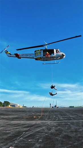 YOUR AIR FORCE IN ACTION | PAF-RBAirF Air SAR Subject Matter Expert Exchange 2024 The Philippine Air Force (PAF) and the Royal Brunei Air Force conducted a 3-day training exercise on Air Search and Rescue (SAR) from November 26 to 28, 2024, at Clark Air Base. The activity featured subject matter expert exchanges, simulated water and mountain search and rescue operations, and other SAR capability demonstrations. #AcceleratewithExcellence #GuardiansofourPreciousSkies #PAFyoucanTrust #OneAFPOnePHIL