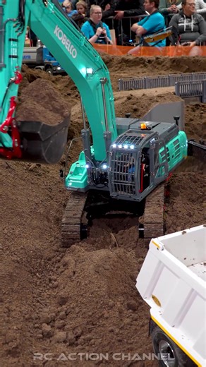 Epic RC Construction Site with RC Trucks, Dumpers, Excavators, Cranes & Bulldozers! 🚧 MEGA RC CONSTRUCTION ACTION! 🚜💨 Experience realistic RC trucks, massive dumpers & excavators in an epic construction site action! These RC heavy machines move tons of material – simply incredible! 📢 What to Expect: ✅ Massive RC trucks & realistic excavators in action ✅ Heavy-duty RC construction machines moving huge loads ✅ Super realistic RC Bus & heavy transport ✅ Extreme RC dump trucks & bulldozers at wo