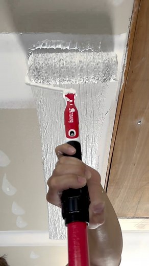 Use the LEVEL5 Tools 9” Compound Roller to apply mud & pull with the 12” Taping Knife 🤜 Just ONE pull and it’s SMOOTH as GLASS 🔥 | LEVEL5 Tools