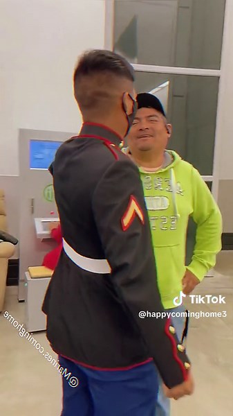 The best surprise homecoming videos of 2023 🇺🇸🥰❤️ #cominghomesurprise #surprise #surprisecominghome #cominghome #homecoming #soldiercominghome #fyp #fy #military #soldier #soldiers