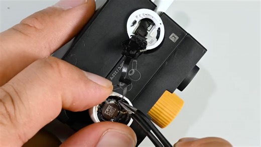 iFixIt: AirPods Pro 3 are "unrepairable"