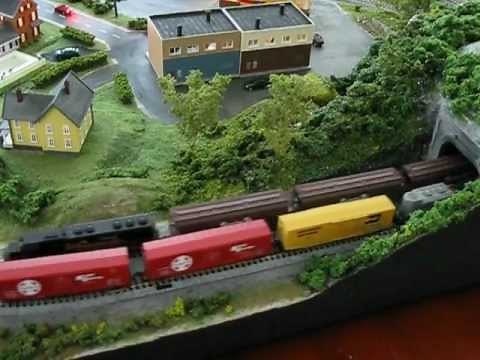 N Scale Trains Table Top Layout