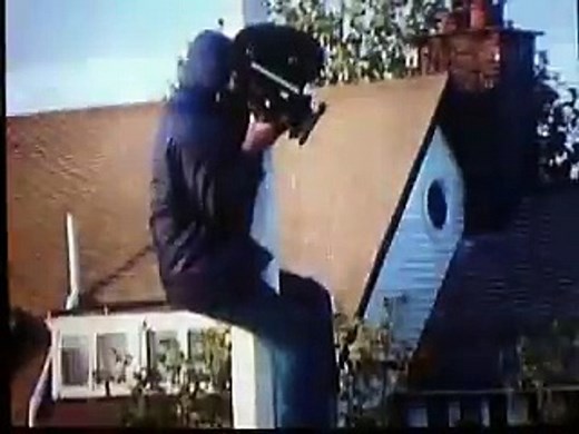 Monty Python,s Flying Circus Street Climbing.AVI