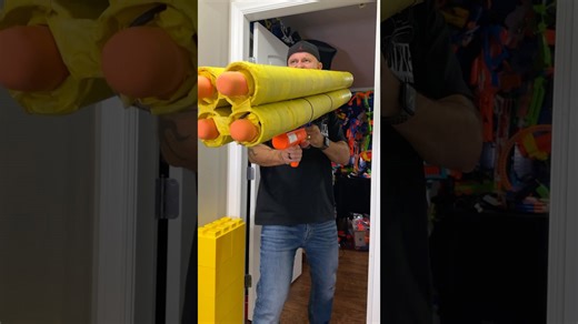 Nerf war clones: Bazooka battle!