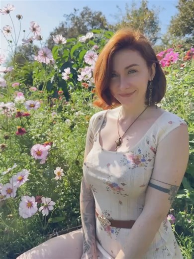 Alice Adorkable on Instagram: "Who knew Fall could so flowery? I feel like a fairy among these."