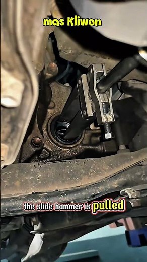 How to Easily Remove an Axle Seal Using a Slide Hammer Puller#shorts #automotive #carrepair #ideas