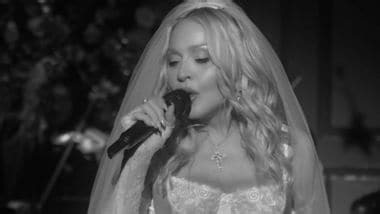 Madonna canta “La bambola” per Dolce&Gabbana