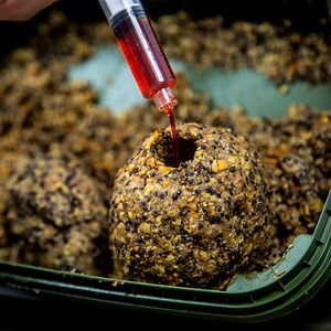 94K views · 678 reactions | How to make liquid core groundbait balls - a massive edge as no one seems to use them nowadays! | CARPology Magazine | Facebook