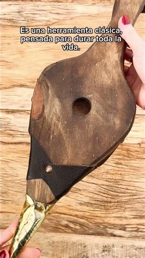 Fuelle chico de madera estilo antiguo