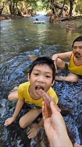 Dipped in the water and snatched the prey! 🤣 #NongPhop #pobfamily #familyvlog