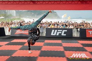 Ronda Rousey shows off her agility at UFC 190 workouts. Watch full workout here: https://www.youtube.com/watch?v=qCfWbsXfDsc | MMA Fighting
