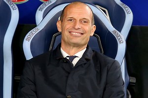 Juventus ultras chant for Allegri after nightmare 2-0 start