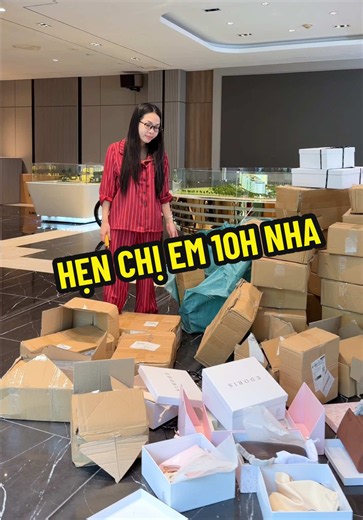 Hẹn chị em 10h nhá, chị em đã chấm được chiếc nào chưa? #baongocaerobic #edoris #tuixinh