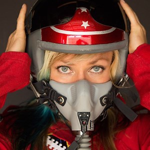 Who was Mythbusters' Jessi Combs and caused the race car driver's accident?