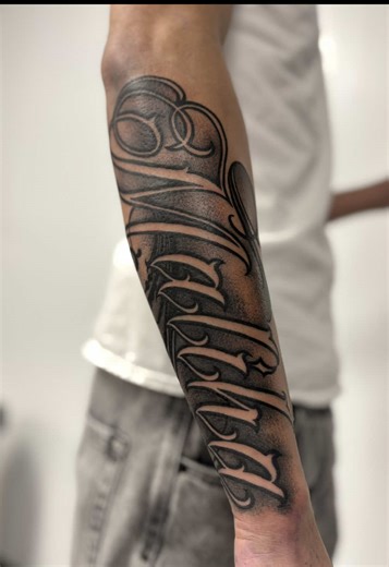 Script piece created for my Client, dedicating this quarter-sleeve to his Mother’s name 🙏🏼 Always down for lettering & script 🔏🖋️💉 #houstontattooartist #houston #tattoos #lettering #letteringtattoo