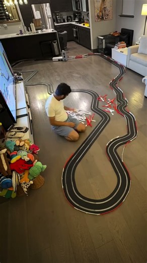 Madrid’s newest F1 circuit, recreated in 1:32 scale 🏎️🏁 #scalextric