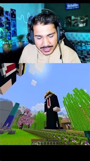 What is INSIDE this Giant Statue?? 🤔 #shorts #minecraft