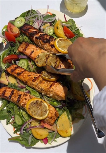 Grilled Salmon Salad Recipe with Herby Vinaigrette