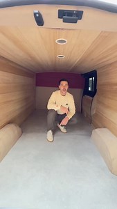 Tu as déjà ton van ou tu cherches uniquement des meubles ? 🚐 Je vends aussi les meubles séparément. Lit peigne ajustable à ta taille et à ton véhicule, étagère de rangement, module cuisine — pour L1 ou L2. Toutes les infos et les détails sont dispo sur le site. Kit complet à partir de 2 999 € — tout inclus. Délais rapides. https://www.themimifactory.com/meubles Do you already have your van, or are you only looking for furniture? 🚐 I also sell the furniture on its own. Adjustable bed system ada