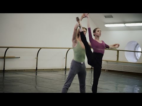 SPARTACUS: In rehearsal with the Bolshoi dancers | Bolshoi Ballet in Cinema 21/22 season