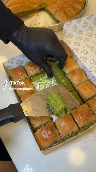 Adana'da En İyi Antep Baklavası Nerede?