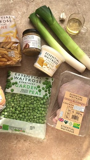 YOU CAN'T SAY NO TO A HEARTY PASTA BAKE 🍝😍 Recipe in bio 👆 #pastarecipe #pastabake #pastabakerecipe #supersaverrecipe #waitrose #fyp #trending #easypastabake #cheesypasta #chickenpasta