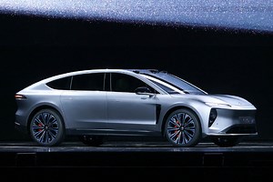 ボンネットにシャンパンタワーを載せて走れるか？ 中国NIOのフラッグシップEV『ET9』 | レスポンス（Response.jp）